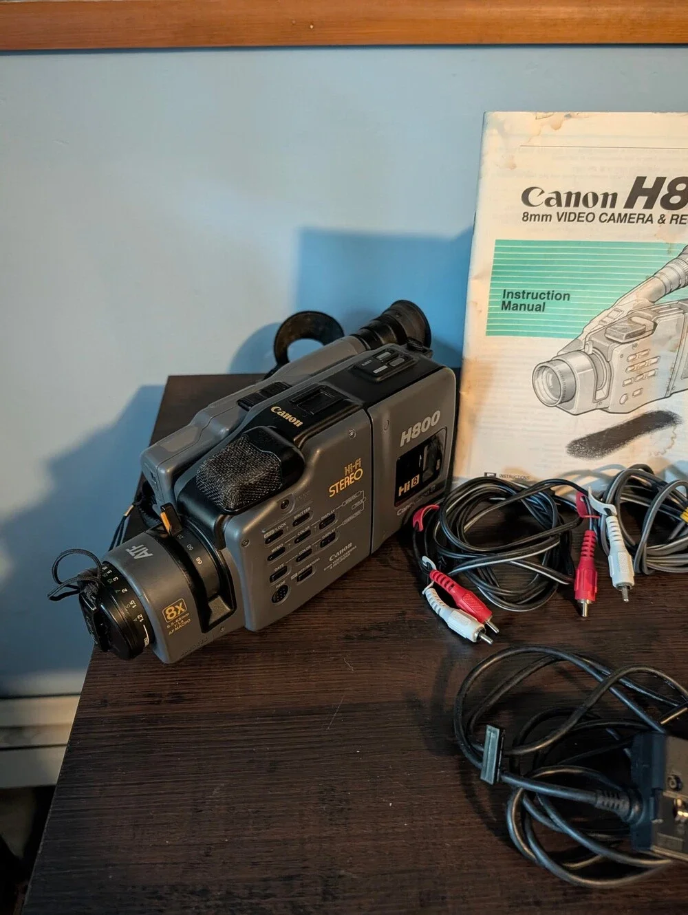 Canon H800 Hi8 8mm Video Camera Recorder Camcorder with Accessories *Untested*